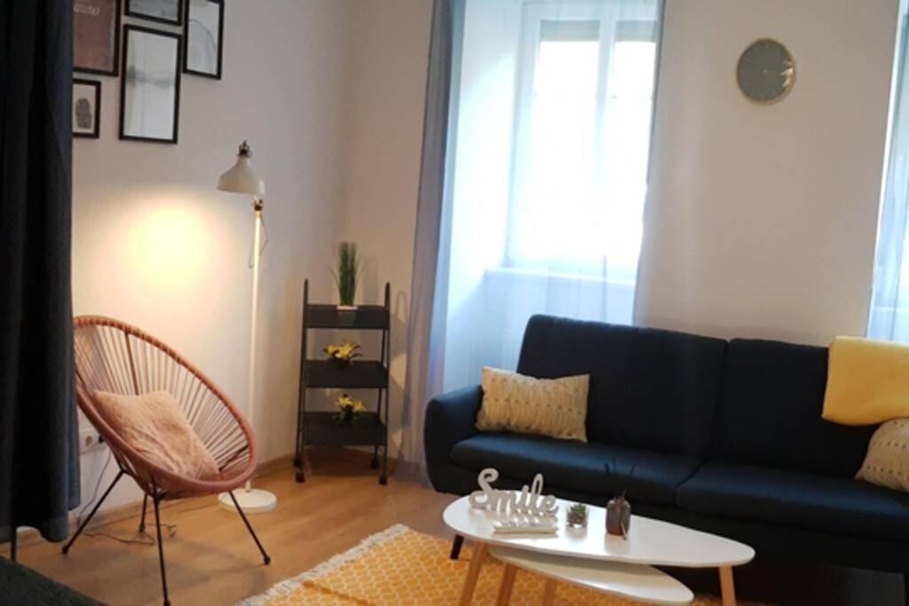Ferienwohnung A Charming Little Flat Just Above Szechenyi Square Pécs Exterior foto